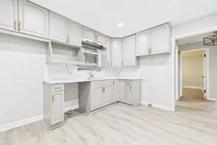 10615 S Vernon Ave, Chicago, IL 60628 - Photo 8