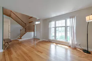 352 Fairfax Ln, Grayslake, IL 60030 - Photo 6