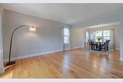 352 Fairfax Lane, Grayslake, IL 60030 - Photo 4
