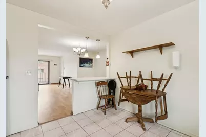 702 Cobblestone Circle #D, Glenview, IL 60025 - Photo 12