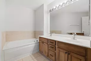2246 Pembridge Dr, Lake in the Hills, IL 60156 - Photo 24