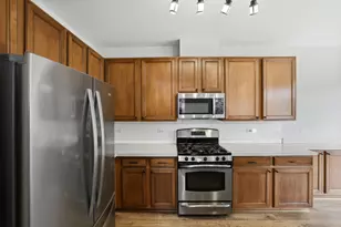2246 Pembridge Dr, Lake in the Hills, IL 60156 - Photo 8