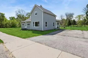 312 W Railroad St, Kingston, IL 60145 - Photo 2
