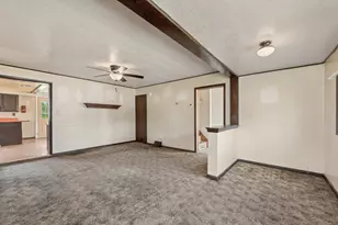 312 W Railroad St, Kingston, IL 60145 - Photo 4