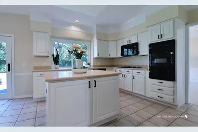 1096 Chesapeake Boulevard, Grayslake, IL 60030 - Photo 12