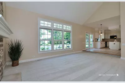 1096 Chesapeake Boulevard, Grayslake, IL 60030 - Photo 16