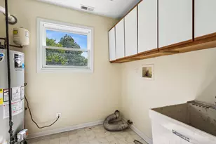 204 Brandywine Dr, Poplar Grove, IL 61065 - Photo 18