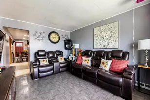 5633 W 64th Pl, Chicago, IL 60638 - Photo 2