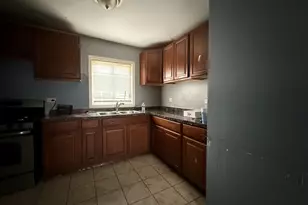10211 S Sangamon St, Chicago, IL 60643 - Photo 4