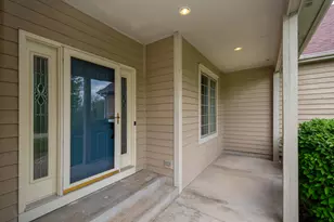 10303 Fox Bluff Ln, Spring Grove, IL 60081 - Photo 2