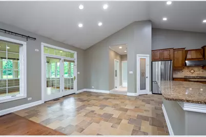 10303 Fox Bluff Lane, Spring Grove, IL 60081 - Photo 8