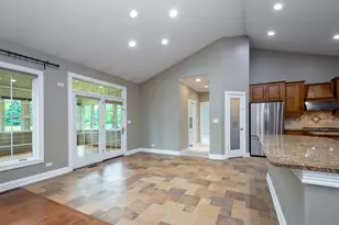 10303 Fox Bluff Ln, Spring Grove, IL 60081 - Photo 8