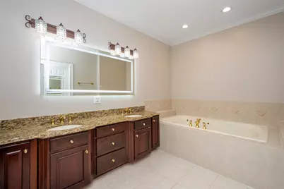 10303 Fox Bluff Lane, Spring Grove, IL 60081 - Photo 16