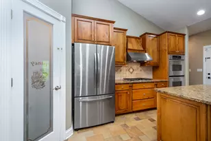 10303 Fox Bluff Ln, Spring Grove, IL 60081 - Photo 12