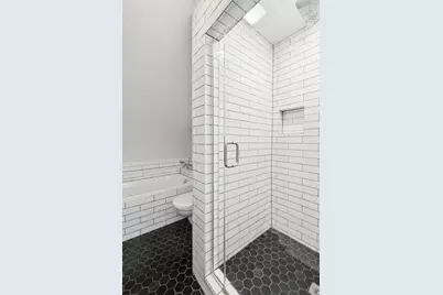 5339 W Berenice Avenue, Chicago, IL 60641 - Photo 14