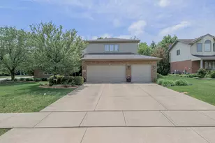 12097 Heinecke Dr, Mokena, IL 60448 - Photo 2