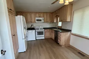 8719 Olympic Dr, Bridgeview, IL 60455 - Photo 10