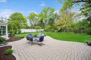 326 Jeffery Ln, Northfield, IL 60093 - Photo 32