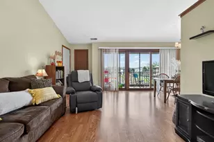 11111 Heritage Dr, Palos Hills, IL 60465 - Photo 8
