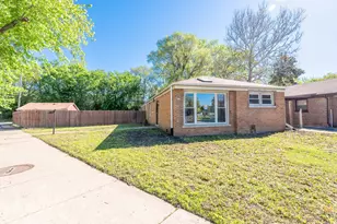 9217 S Burnside Ave, Chicago, IL 60619 - Photo 2