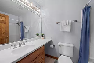 4095 Victoria Dr, Hoffman Estates, IL 60192 - Photo 18