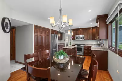 4095 Victoria Drive, Hoffman Estates, IL 60192 - Photo 2
