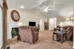 707 Chickory Dr, Champaign, IL 61822 - Photo 10