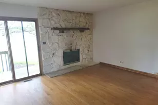 473 Nicole Dr, Bartlett, IL 60103 - Photo 2