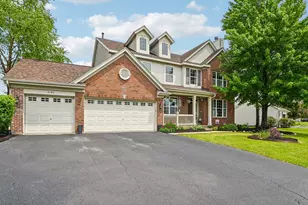 2185 Henning Ln, Yorkville, IL 60560 - Photo 2