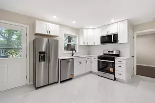 17028 Evans Dr, South Holland, IL 60473 - Photo 6