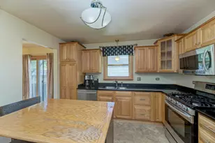 8207 S 82nd Ave, Justice, IL 60458 - Photo 4