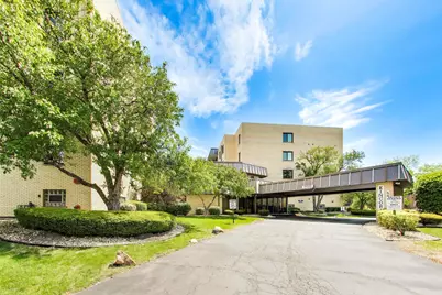 5840 W 104th Street #415, Oak Lawn, IL 60453 - Photo 1