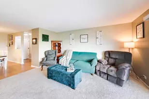 5840 W 104th St, Oak Lawn, IL 60453 - Photo 8