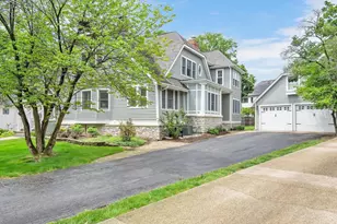 30 Waverly Ave, Clarendon Hills, IL 60514 - Photo 2