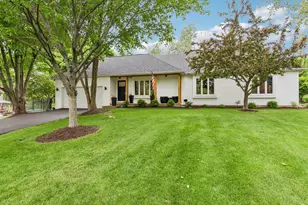 5N780 Kingswood Dr, Saint Charles, IL 60175 - Photo 1