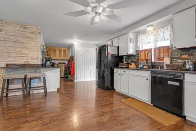 635 S Springinsguth Road, Schaumburg, IL 60193 - Photo 10
