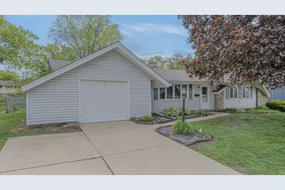 635 S Springinsguth Road, Schaumburg, IL 60193 - Photo 1