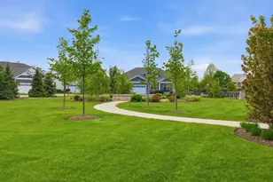 2806 Parkside Cir, Glenview, IL 60026 - Photo 28
