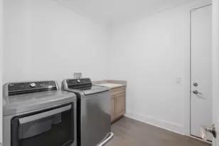 2806 Parkside Cir, Glenview, IL 60026 - Photo 18