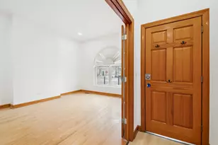 2336 W Taylor St, Chicago, IL 60612 - Photo 2