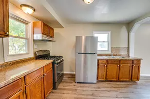 570 5th Ave, Aurora, IL 60505 - Photo 10