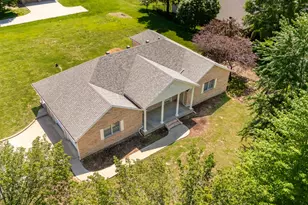 2729 Kokopelli Dr, Marion, IL 62959 - Photo 2