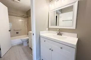 1344 Barclay Ln, Deerfield, IL 60015 - Photo 10