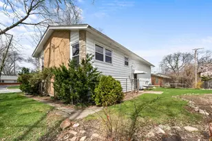 2808 Cherrywood Ln, Hazel Crest, IL 60429 - Photo 14