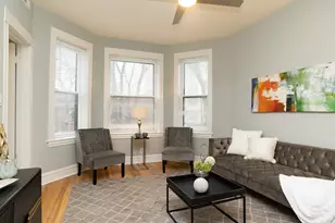 3734 N Racine Ave, Chicago, IL 60613 - Photo 2