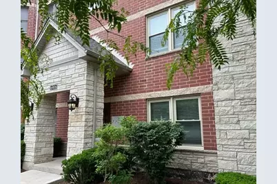 6906 W Medill Avenue #2E, Chicago, IL 60707 - Photo 1