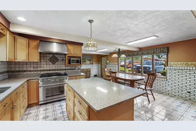 380 Forest Preserve Drive, Wood Dale, IL 60191 - Photo 16