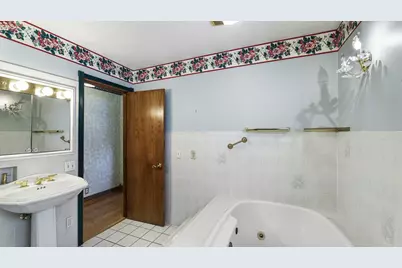 380 Forest Preserve Drive, Wood Dale, IL 60191 - Photo 20