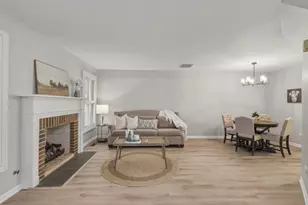 1934 N Charter Point Dr, Arlington Heights, IL 60004 - Photo 6