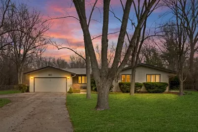 180 Crescent Knoll Drive, Green Oaks, IL 60048 - Photo 1